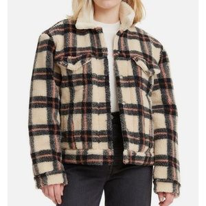 Levi’s Sherpa Ex Boyfriend Trucker Jacket Size XS